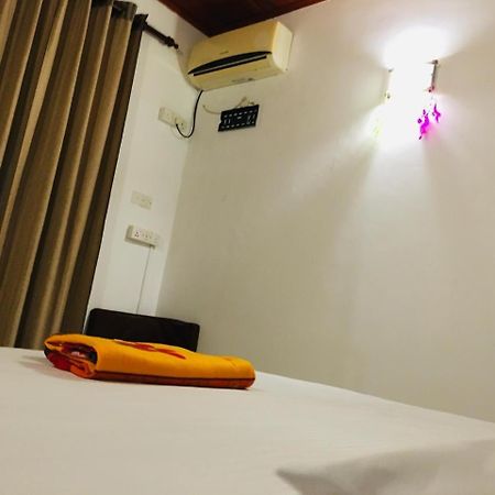 The Shade Brothers Hotel Katunayaka Exterior photo