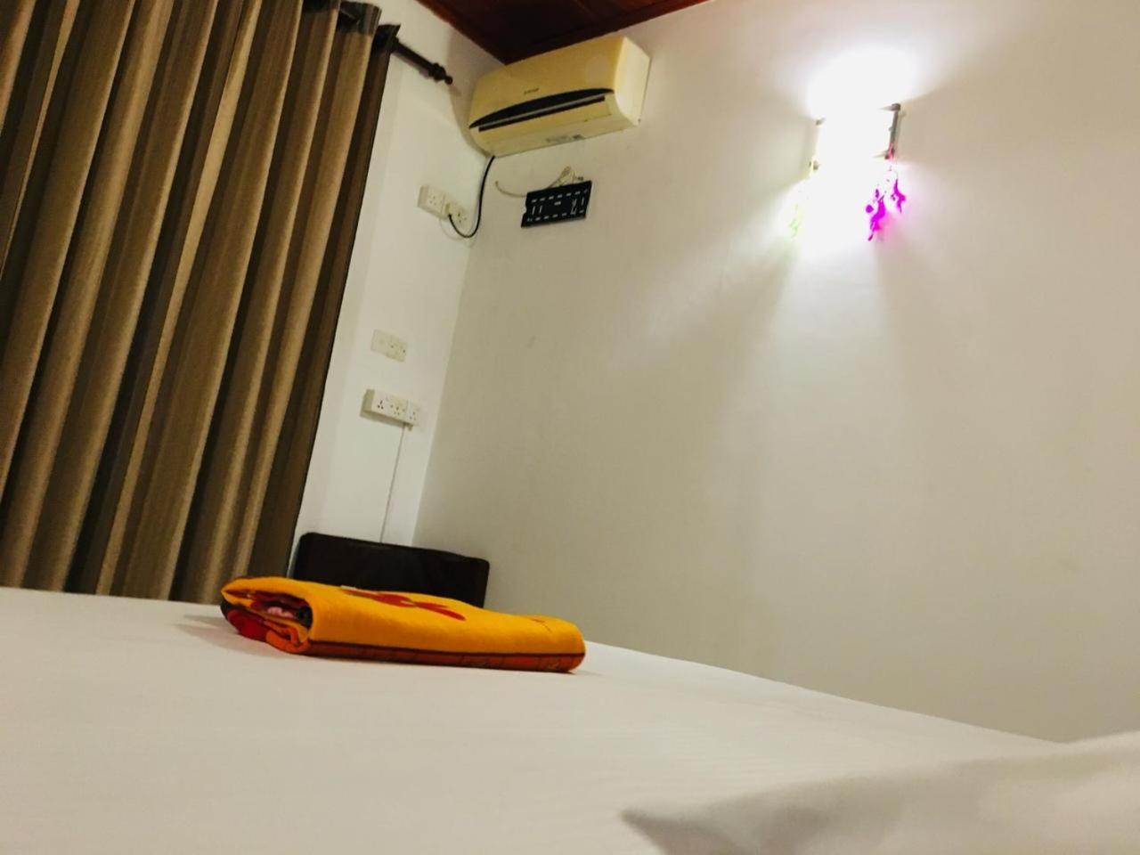 The Shade Brothers Hotel Katunayaka Exterior photo